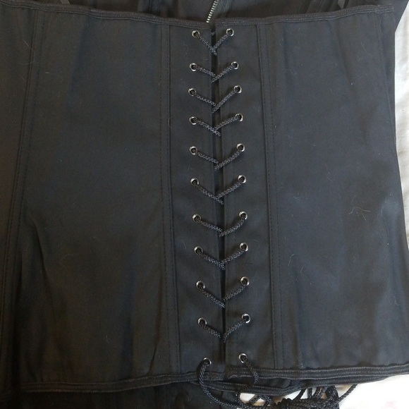Torrid corset - Picture 4 of 4